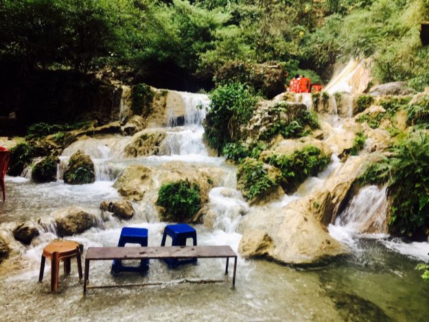 Neer Gaddu Waterfall (level 2)